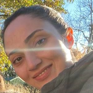 Meet your Posher, Maya